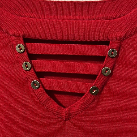 Red sweatshirt - Picture 2 of 4